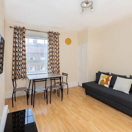 Tranquil 1Br In South Bank With Onsite Parking Apartment Londra Exterior foto