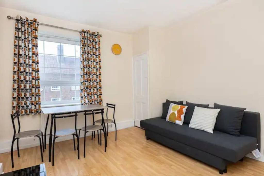 Tranquil 1Br In South Bank With Onsite Parking Apartment Londra Exterior foto