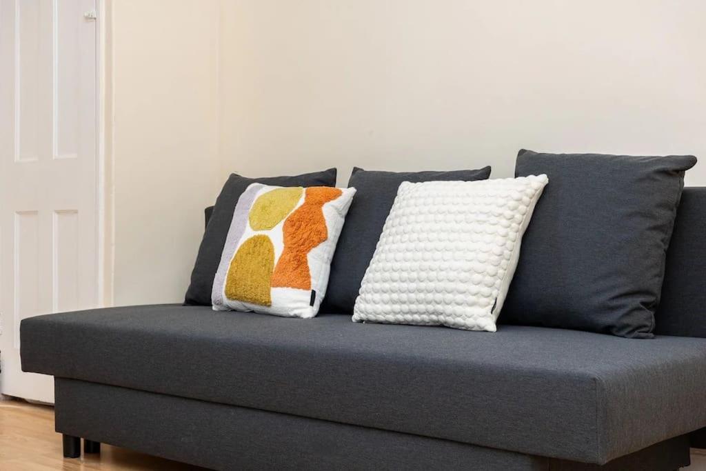 Tranquil 1Br In South Bank With Onsite Parking Apartment Londra Exterior foto