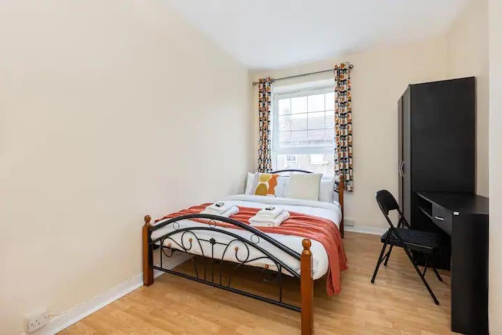Tranquil 1Br In South Bank With Onsite Parking Apartment Londra Exterior foto